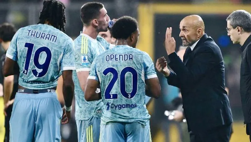 HLV Luciano Spalletti khởi đầu thành công khi giúp Juventus thắng 2-1 tại Cremonese.