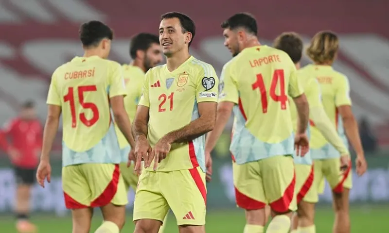 Mikel Oyarzabal ghi 2 bàn giúp Tây Ban Nha duy trì phong độ hoàn hảo với chiến thắng 4-0 trước Georgia.