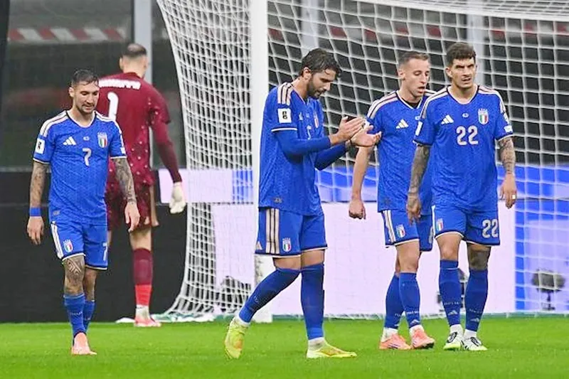 Italy chuẩn bị cho một kịch tính mới ở vòng play-off World Cup sau khi thua nhục nhã 1-4 trước Na Uy. Ảnh: Football Italia