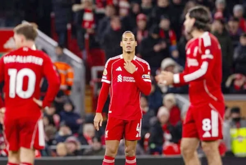 Liverpool cần bàn phản lưới nhà muộn cứu vãn trận hòa 1-1 với Sunderland ngay tại Anfield.