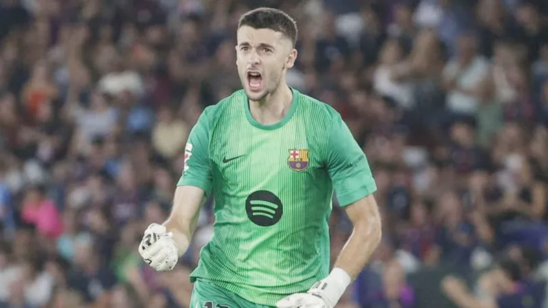 Joan Garcia đang tỏa sáng giúp Barcelona mạnh mẽ dẫn đầu La Liga.