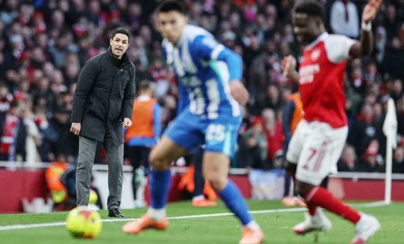 HLV Mikel Arteta nghẹt thở chứng kiến Arsenal thắng sít sao Brighton 2-1 tại Emirates. 
