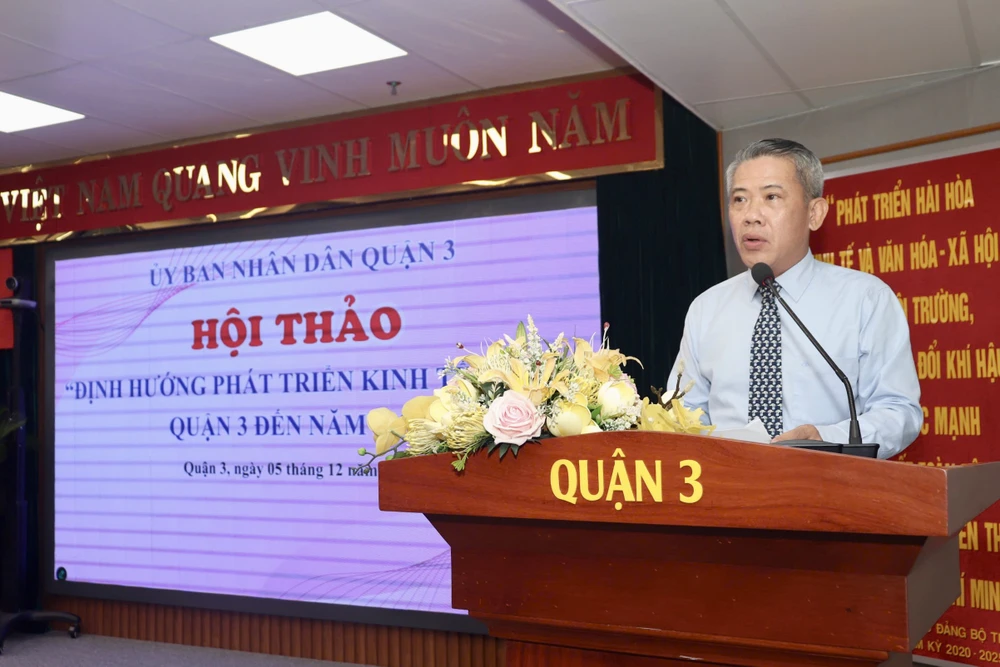 Ông Võ Văn Đức, Chủ tịch UBND quận 3 phát biểu tại hội thảo IMG_8051.jpg