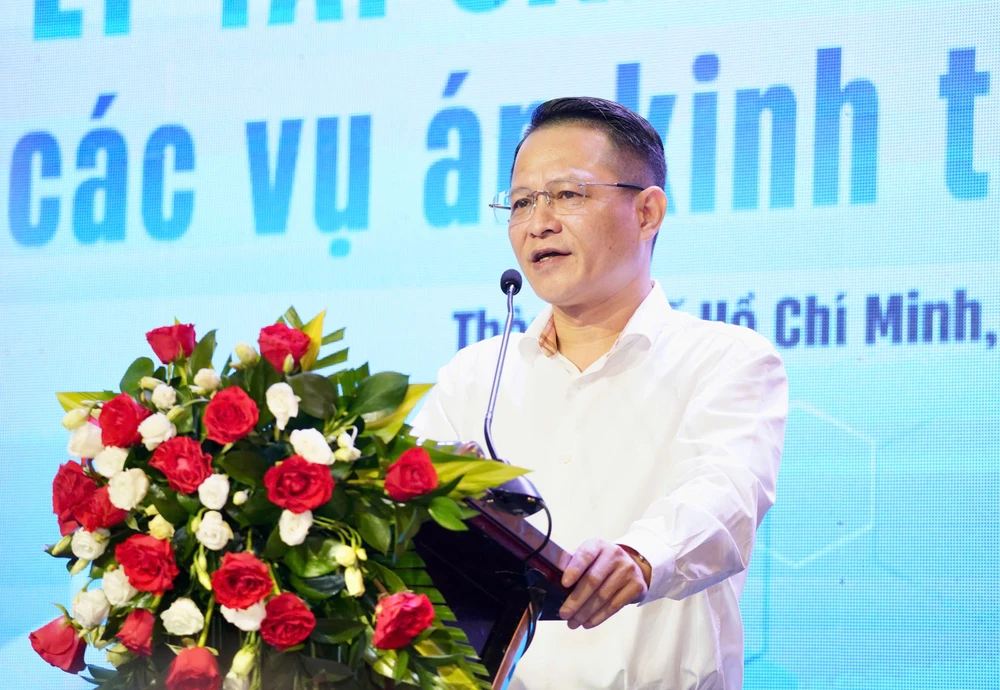Ông Nguyễn Văn Hòa, Cục trưởng Cục Thi hành án dân sự TPHCM phát biểu tại hội thảo z6599259277858_89c4bf3a27d99fc38b4f3e5cf30a7800.jpg