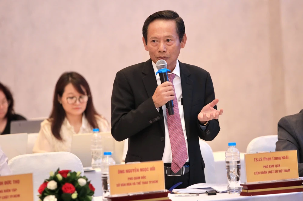 Luật sư Phan Trung Hoài, Phó Chủ tịch Liên đoàn Luật sư Việt Nam phát biểu tại hội thảo z6599434716471_9ec23bd59c2d1b7dc21b858dbe0c29fd.jpg