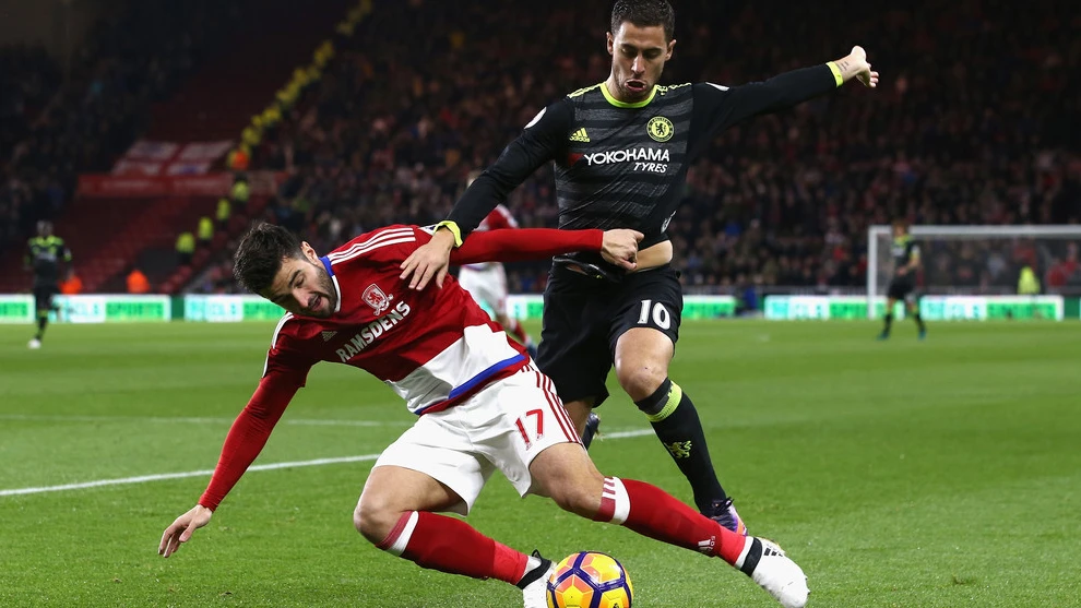 Middlesbrough (trái) khó cản nổi Chelsea.