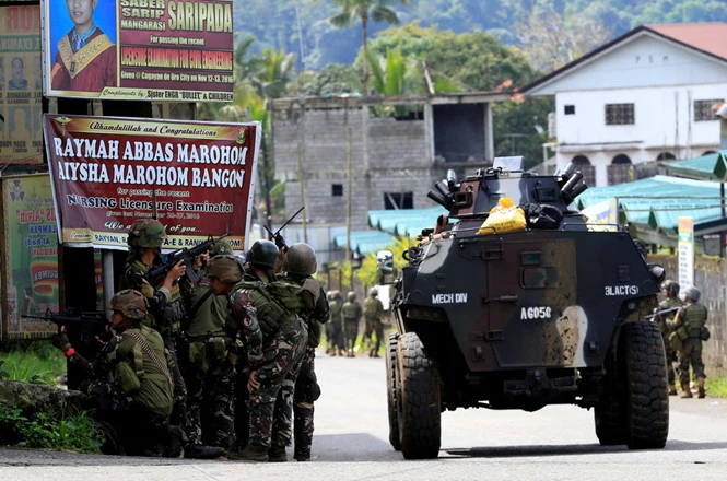 Quân đội Philippines tại thành phố Marawi ở miền nam. Ảnh: REUTERS