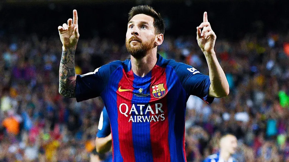 Dù hâm mộ Messi, nhưng những ai khoác chiếc áo như thế này đều bị cấm ở UAE.