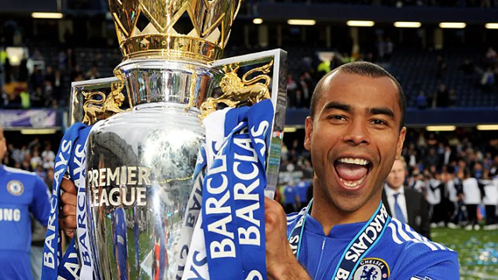 Ashley Cole muốn trở lại Chelsea