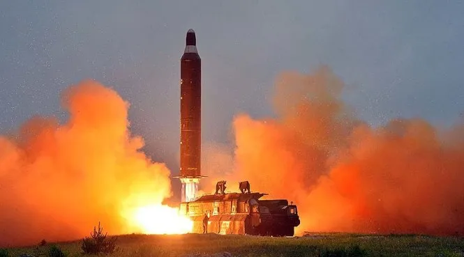 Một vụ phóng thử tên lửa của Triều Tiên. Ảnh: REUTERS