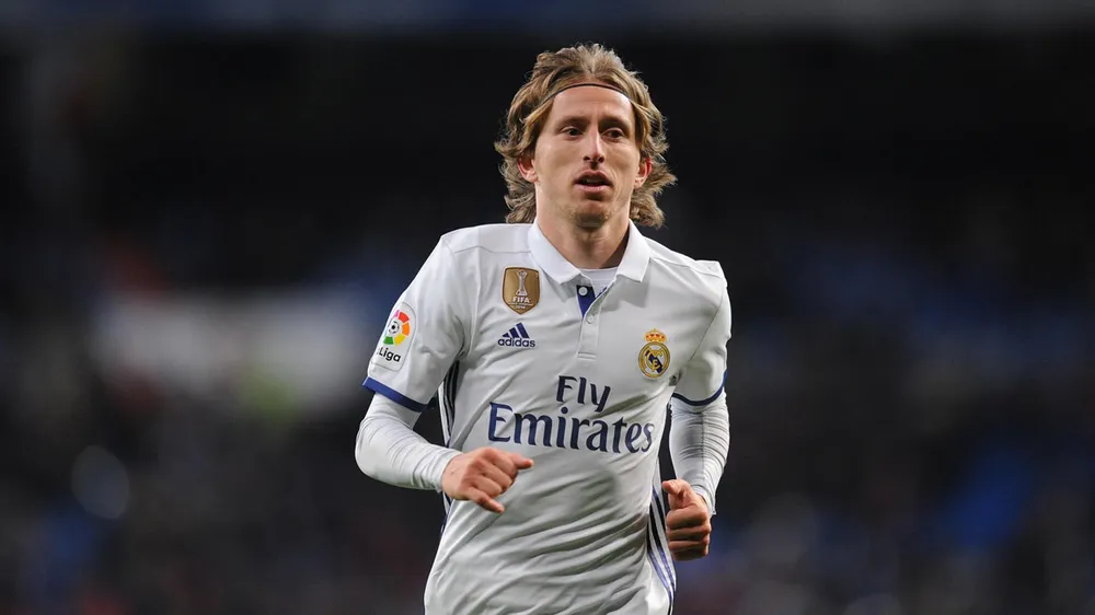 Modric là chủ nhân mới của áo số 10 ở Real.