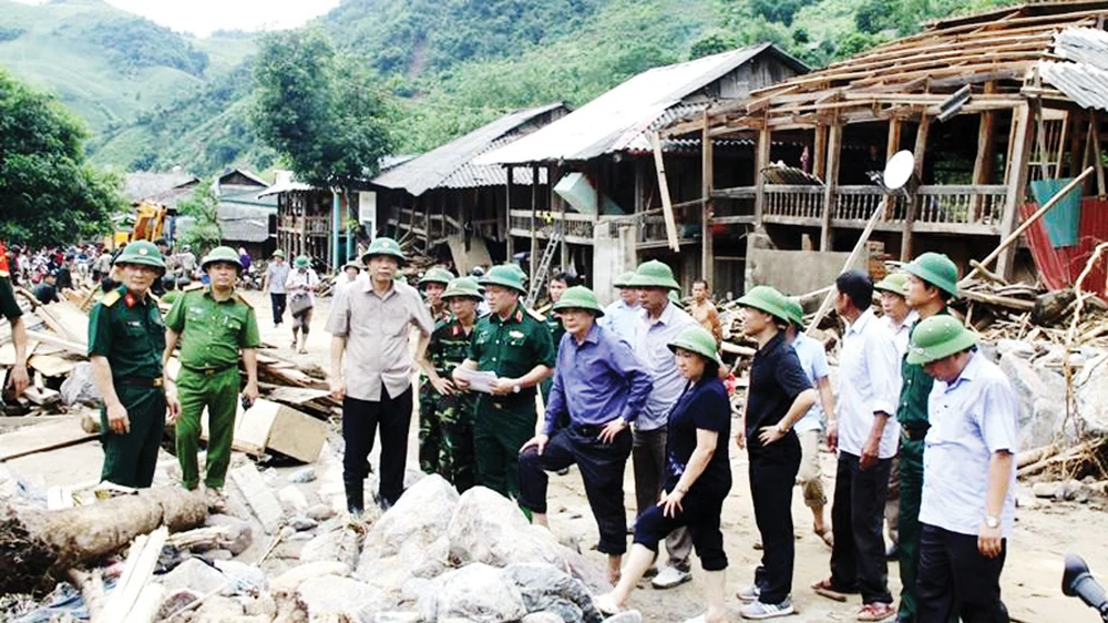 Đoàn công tác của Trung ương có mặt tại tâm lũ Mường La (Sơn La) để chỉ đạo khắc phục hậu quả