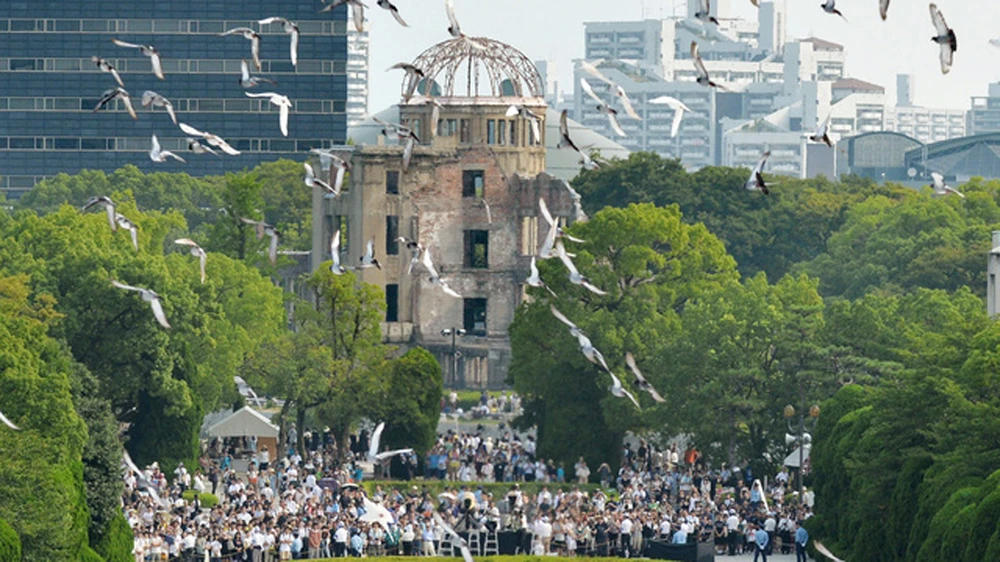 Những cánh chim hòa bình trong lễ tưởng niệm 71 năm thảm họa hạt nhân Hiroshima, Nhật Bản. Ảnh: REUTERS