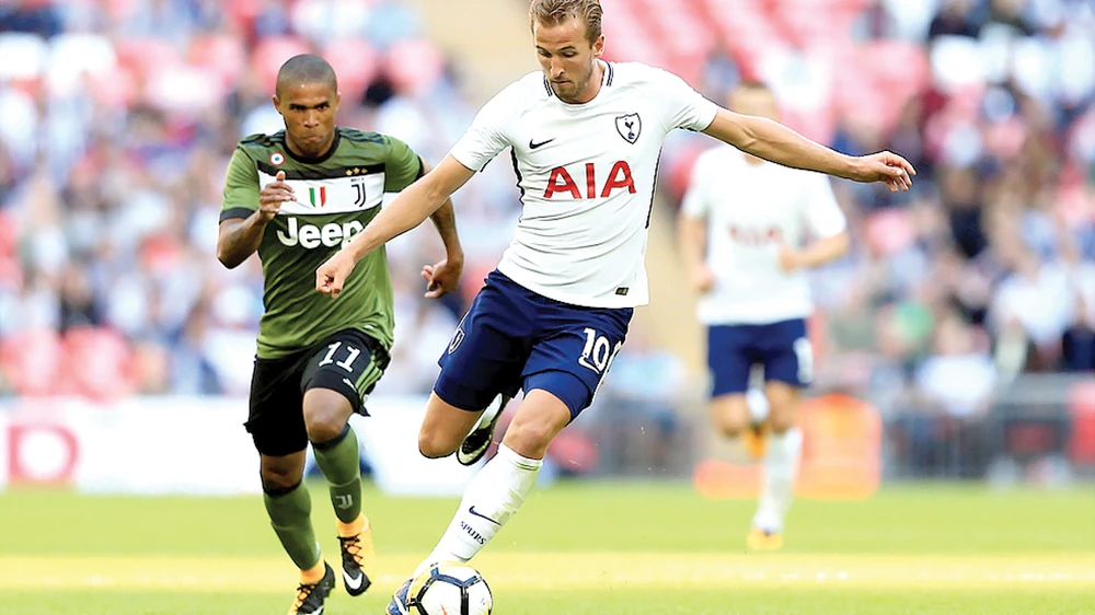 Harry Kane đang vươn mình trở thành ngôi sao lớn cùng Tottenham.