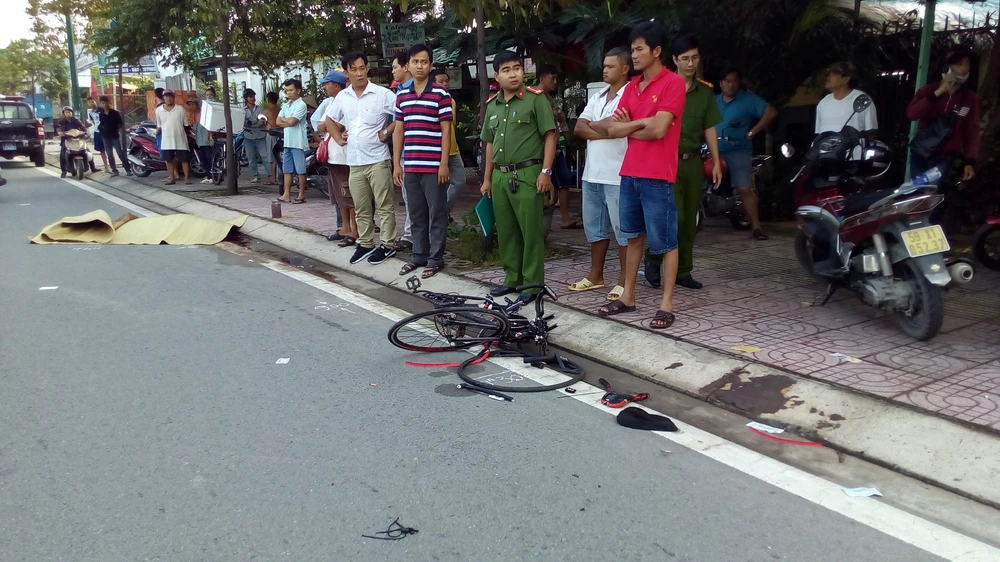 Hiện trường vụ tai nạn khiến người đàn ông đi tập thể dục bằng xe đạp tử vong tại chỗ