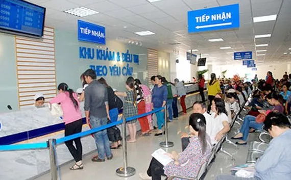 Bệnh nhân đăng ký khám bệnh tại một bệnh viện ở TPHCM