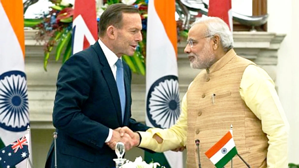 Thủ tướng Australia Tony Abbott và Thủ tướng Ấn Độ Narendra Modi ký Thỏa thuận hạt nhân năm 2014