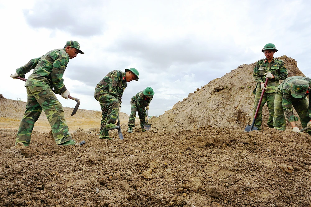 Tìm kiếm, quy tập hài cốt liệt sĩ trong trận đánh Tết Mậu Thân 1968 tại khu vực sân bay Tân Sơn Nhất