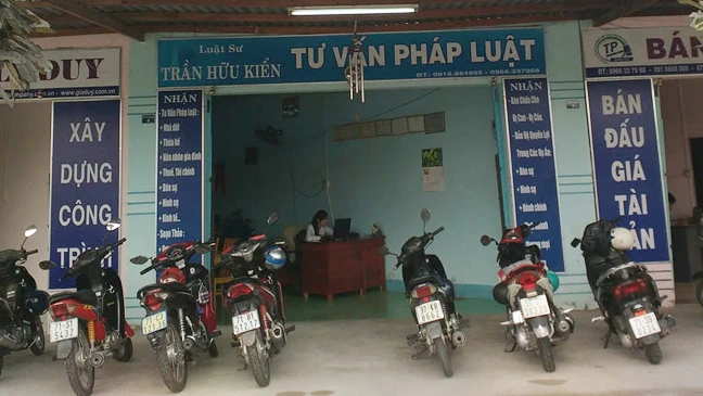 Văn phòng của luật sư bị tố “ém nhẹm” tiền thừa kế