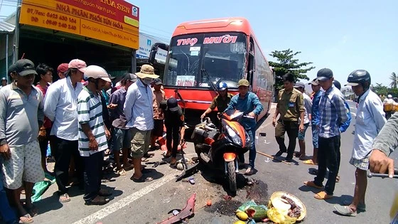 Hiện trường một vụ tai nạn giao thông khiến 5 người thương vong