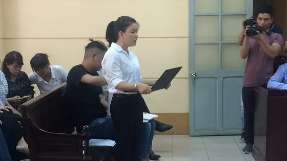 Vụ kiện của diễn viên Ngọc Trinh trong một phiên xét xử trước đó