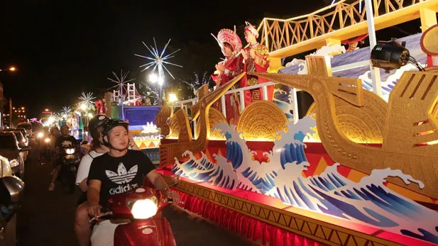 Carnaval đường phố DIFF 2018 - rực rỡ và hoành tráng  ảnh 2 Carnaval đường phố DIFF 2018 - rực rỡ và hoành tráng  ảnh 2