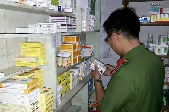 Cơ quan chức năng thu giữ số thuốc tây không rõ nguồn gốc
