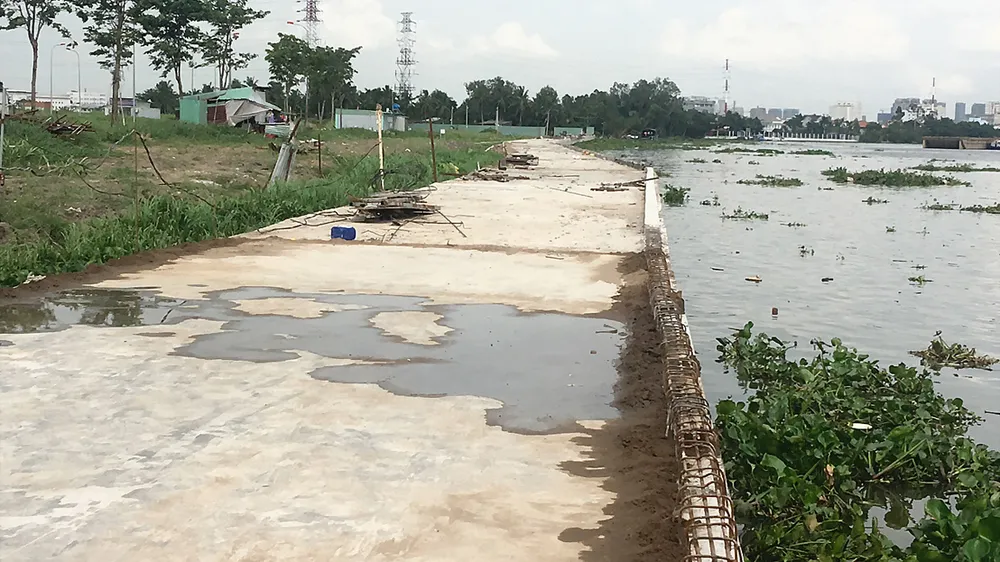 Bờ kè kiên cố do Công ty Đại Phúc xây dựng theo hình thức xã hội hóa