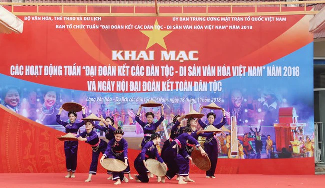 Khai mạc tuần “Đại đoàn kết các dân tộc - Di sản văn hóa Việt Nam”. Ảnh: TTXVN