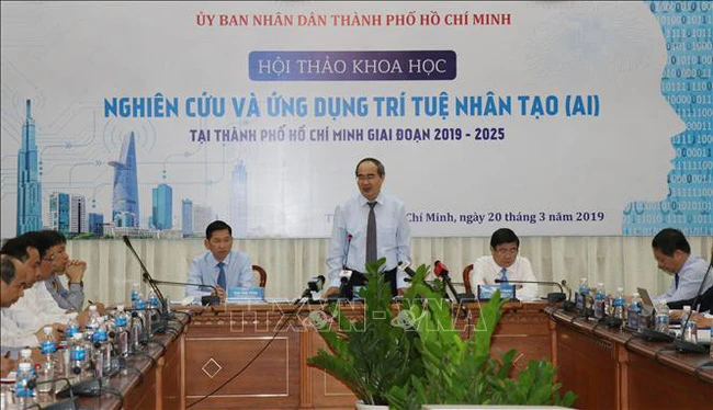 Đồng chí Nguyễn Thiện Nhân, Ủy viên Bộ Chính trị, Bí thư Thành ủy TP. Hồ Chí Minh phát biểu tại hội thảo. Ảnh: TTXVN