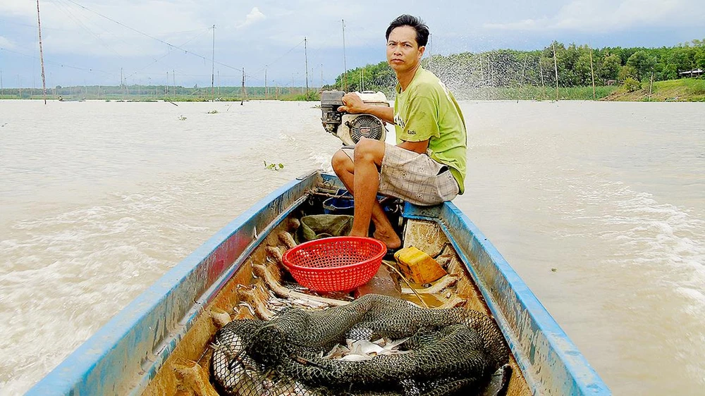 Người dân làng vó mưu sinh trên sông Sài Gòn