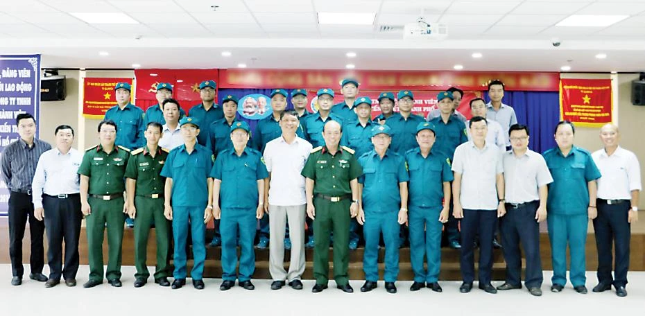 Lễ ra mắt Ban chỉ huy quân sự và tiểu đội tự vệ Công ty TNHH Một thành viên Xổ số kiến thiết TPHCM ảnh 3 Lễ ra mắt Ban chỉ huy quân sự và tiểu đội tự vệ Công ty TNHH Một thành viên Xổ số kiến thiết TPHCM ảnh 3