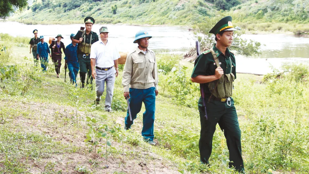 Tuần tra biên giới
