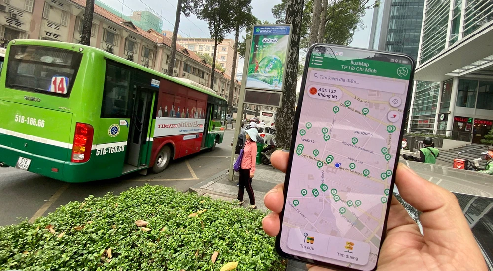 Dễ dàng tìm xe, tìm bến xe buýt với ứng dụng BusMap. Ảnh: T. BA