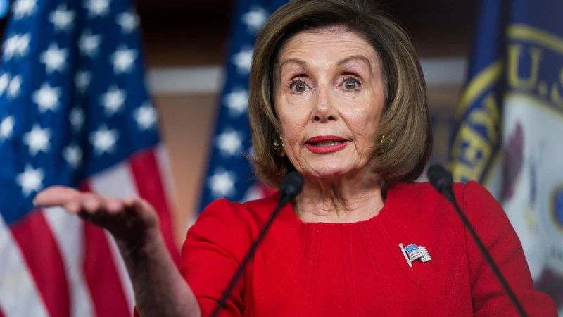 Chủ tịch Hạ viện Nancy Pelosi trong phiên họp báo. Ảnh: THE GUARDIAN