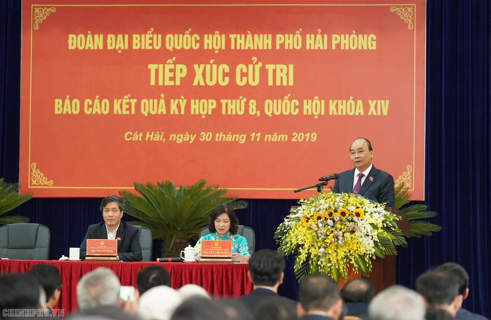 Thủ tướng phát biểu tại cuộc tiếp xúc cử tri. Ảnh: VGP