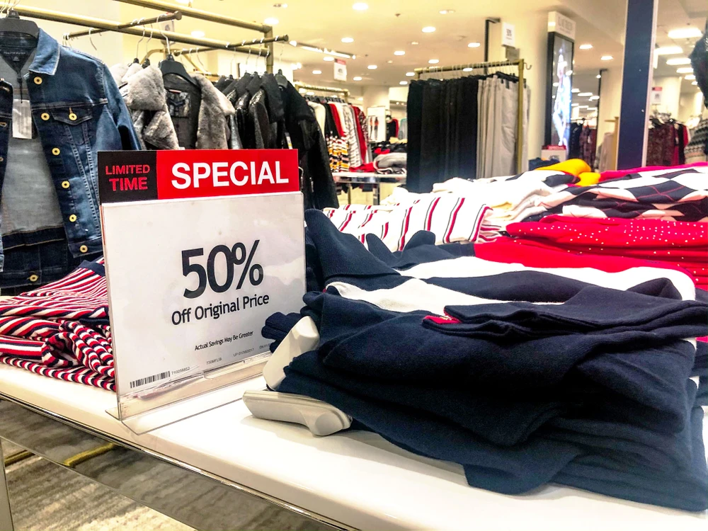 Hàng hóa của Macy’s được bán giảm giá 50%