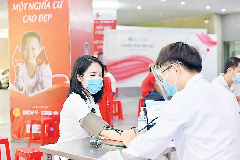 Tập đoàn Xây dựng Hòa Bình tổ chức chương trình Giọt hồng yêu thương 2020 - lần 3 tại Hà Nội