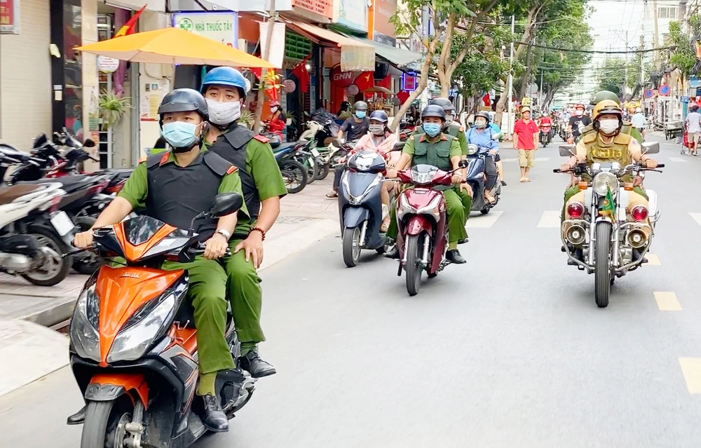 Lực lượng Công an TPHCM ra quân trấn áp tội phạm trên địa bàn thành phố. Ảnh: QUANG KHOA