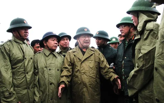 Chạy đua tránh cuồng phong ảnh 2