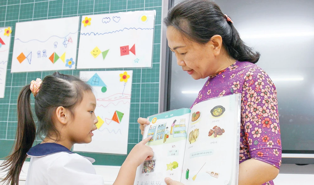 Cô trò Trường Tiểu học Nguyễn Bỉnh Khiêm, quận 1, TPHCM đang dạy và học với chương trình giáo dục phổ thông 2018. Ảnh: HOÀNG HÙNG