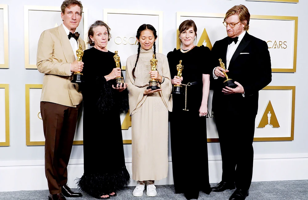 Đoàn phim Nomadland với 3 chiến thắng các hạng mục quan trọng tại Oscar 2021. Ảnh: REUTERS