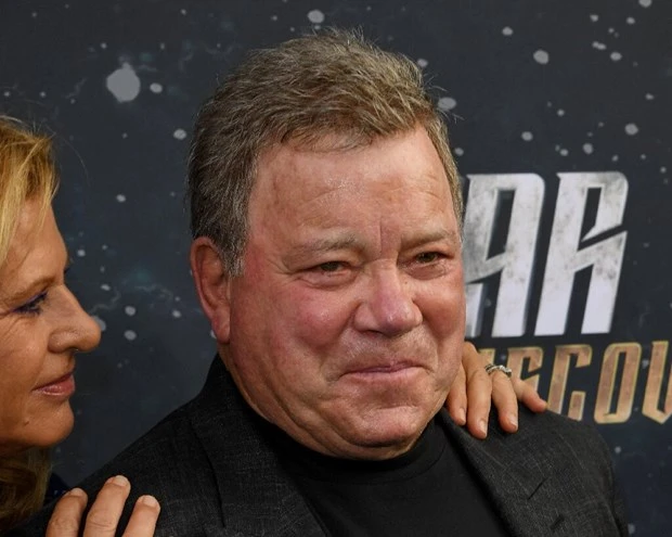 Tài tử William Shatner, người đóng vai thuyền trưởng James T. Kirk trong loạt phim truyền hình kinh điển đình đám "Star Trek" 