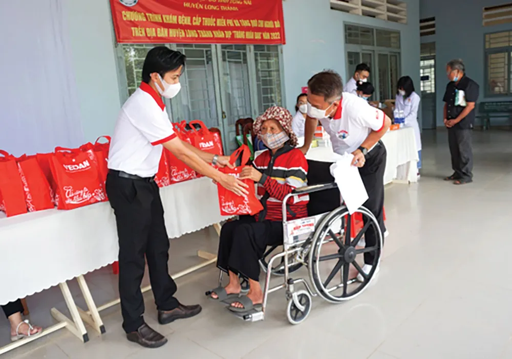 Khám và phát thuốc miễn phí cho hơn 200 người dân tỉnh Đồng Nai ảnh 4 Khám và phát thuốc miễn phí cho hơn 200 người dân tỉnh Đồng Nai ảnh 4