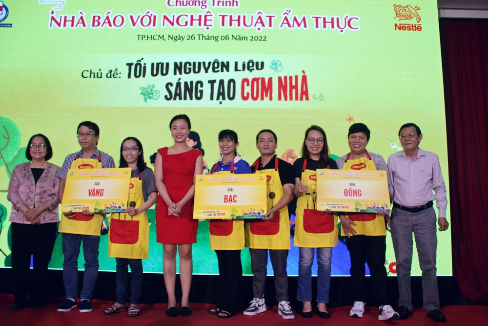 Sôi nổi chương trình Nhà báo với nghệ thuật ẩm thực