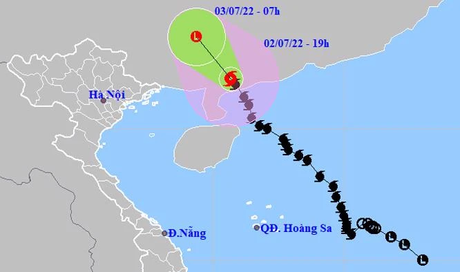 Đường đi và vùng ảnh hưởng của bão số 1 lúc 19 giờ ngày 2-7. Ảnh: NCHMF