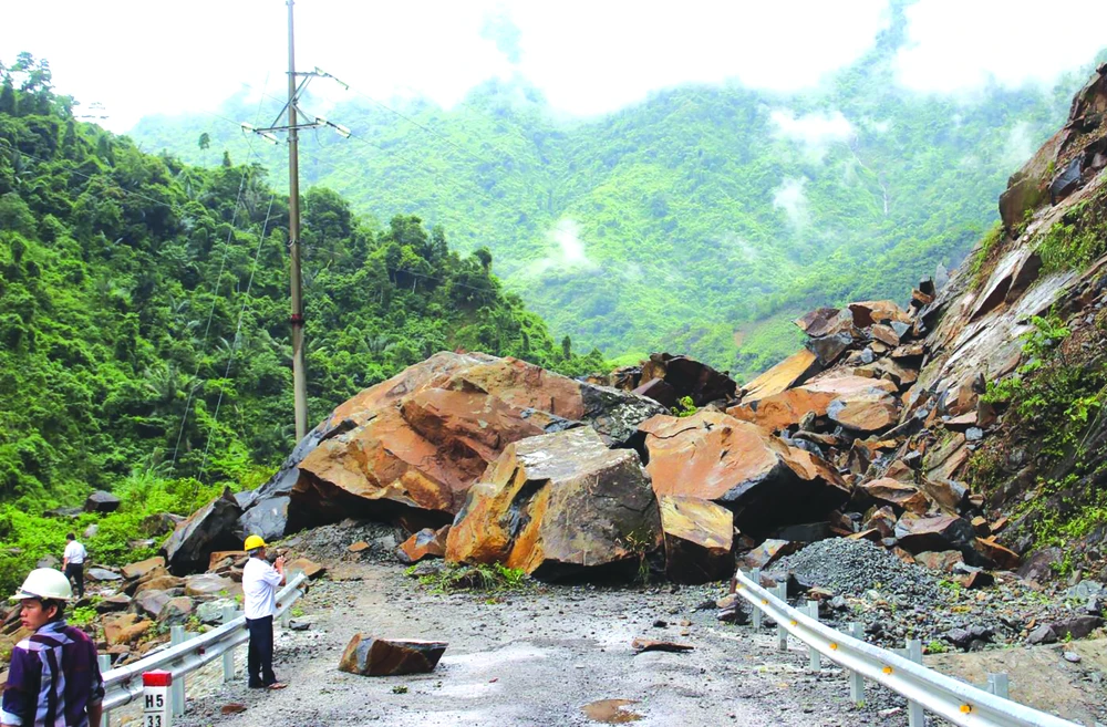 Tập trung ứng phó sự cố thiên tai