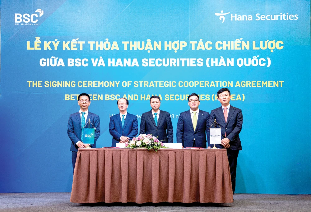 Lễ ký kết hợp tác chiến lược giữa BSC và Hana Securities