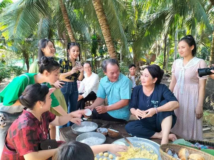 Nhiều phong tục truyền thống tái hiện trong Ăn Tết miệt vườn