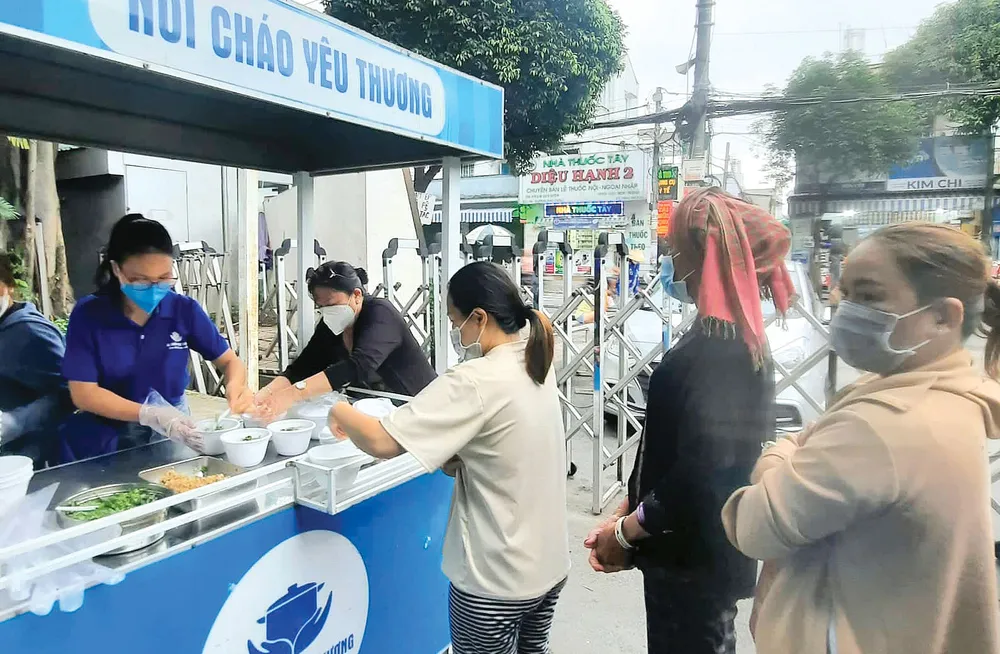 Nồi cháo yêu thương tại Bệnh viện TP Thủ Đức Nồi cháo yêu thương tại Bệnh viện TP Thủ Đức